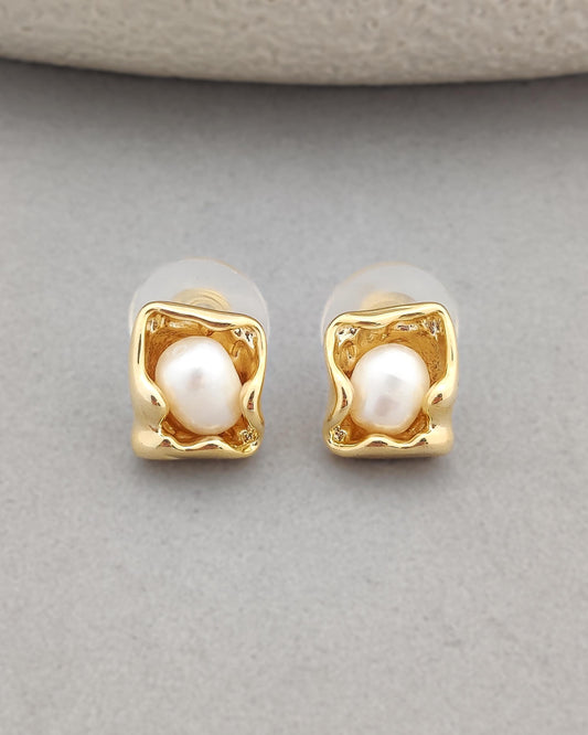 Dented Pearl Earring