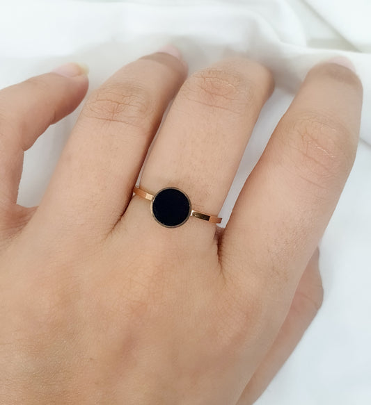 Mini Black Round Ring