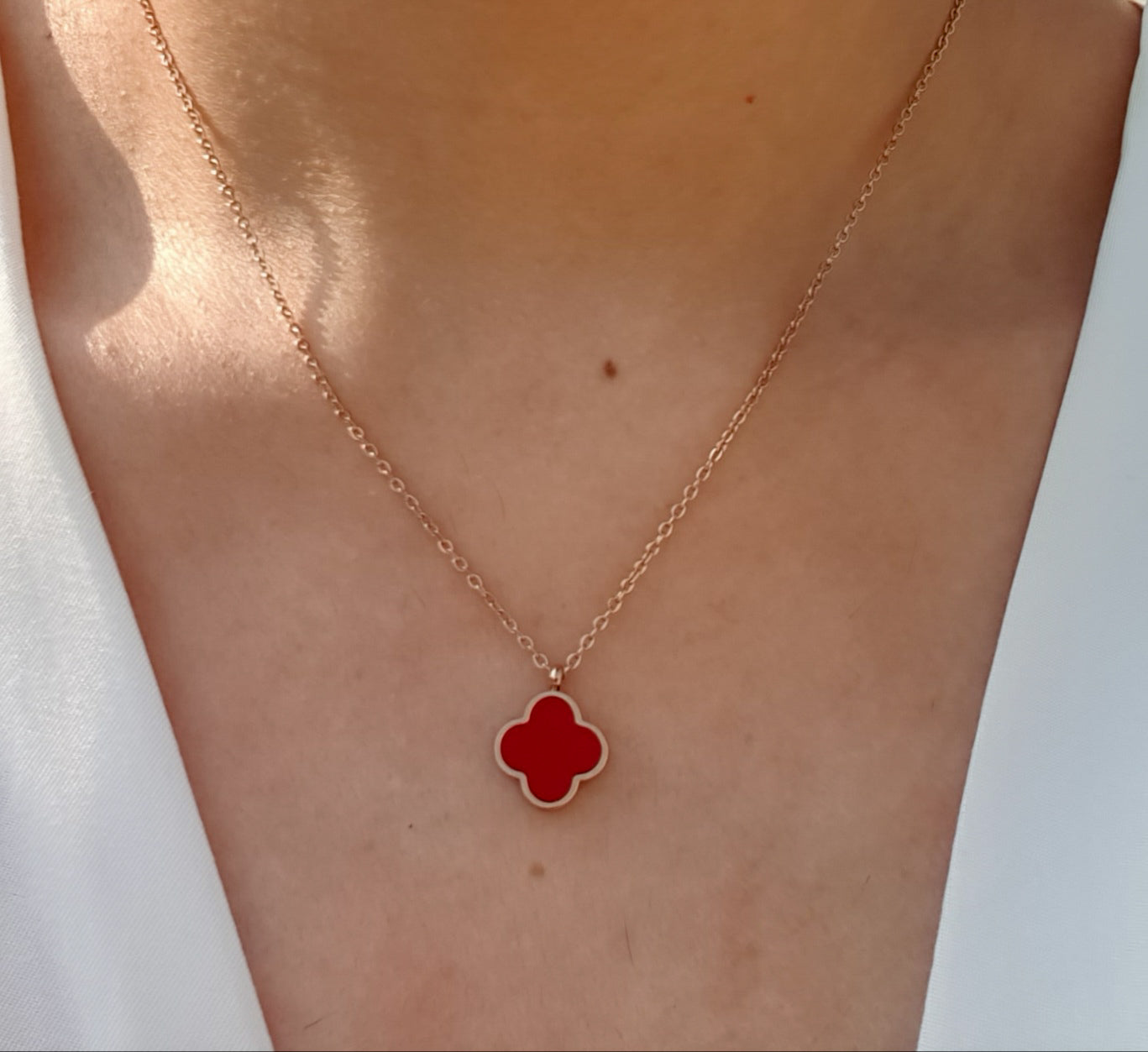 Reversible Clover Necklace (White & Red)