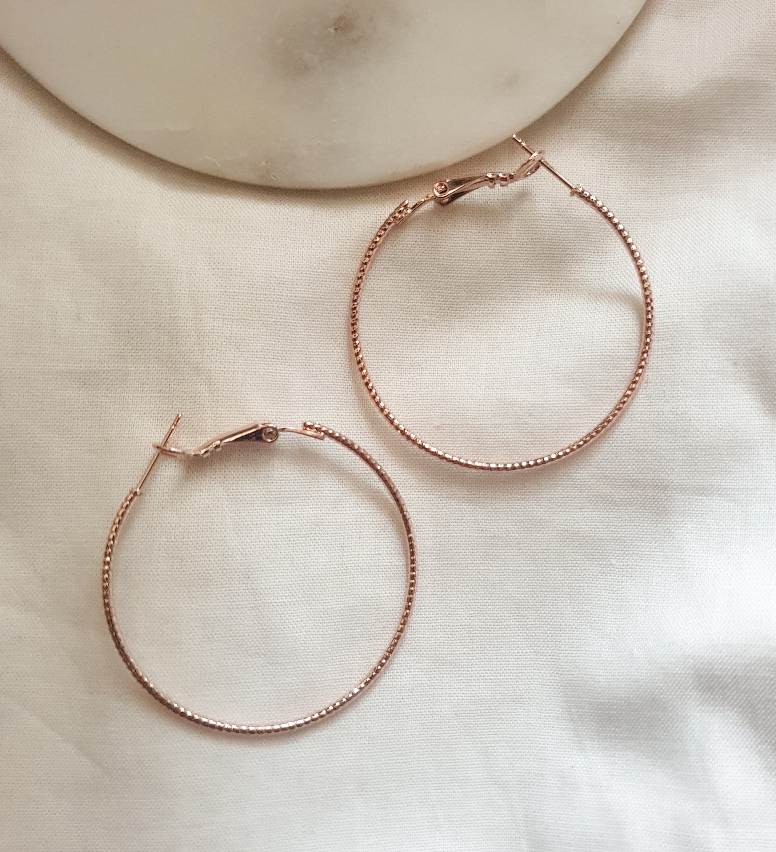 Simple Paloma Hoops – Lololepa